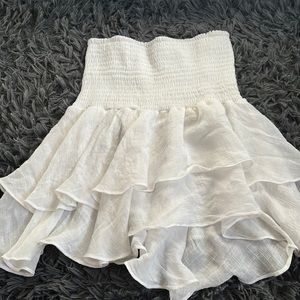 White flowy skirt